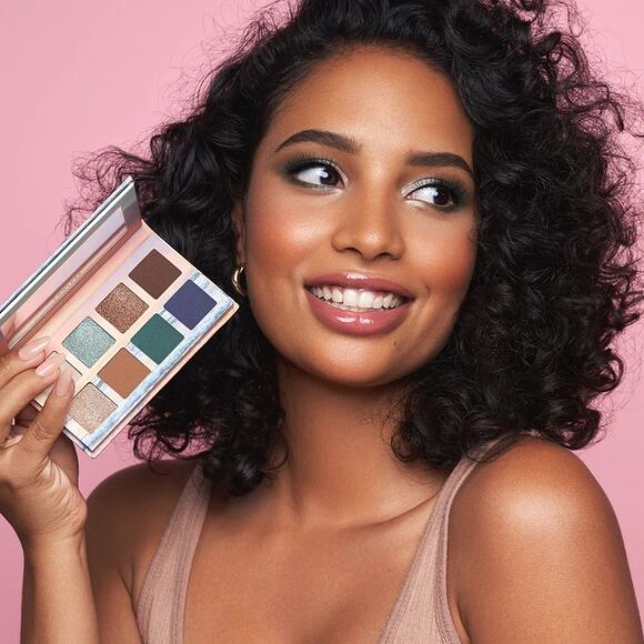 Lawless The Winter Beach One Palette - Picture 5 of 8